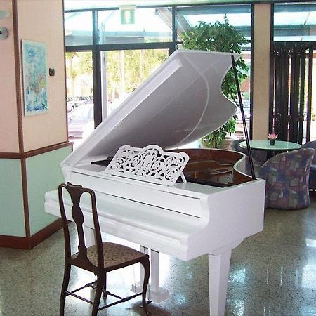 Hotel Mirage Lido di Classe Zewnętrze zdjęcie
