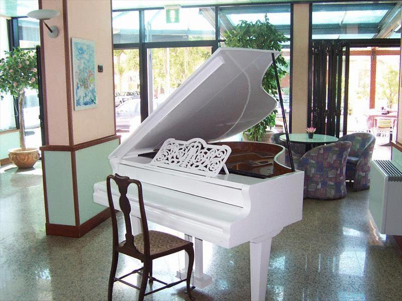Hotel Mirage Lido di Classe Zewnętrze zdjęcie